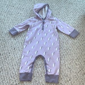 Monica + Andy baby one piece outfit lightening bolts 9-12 months